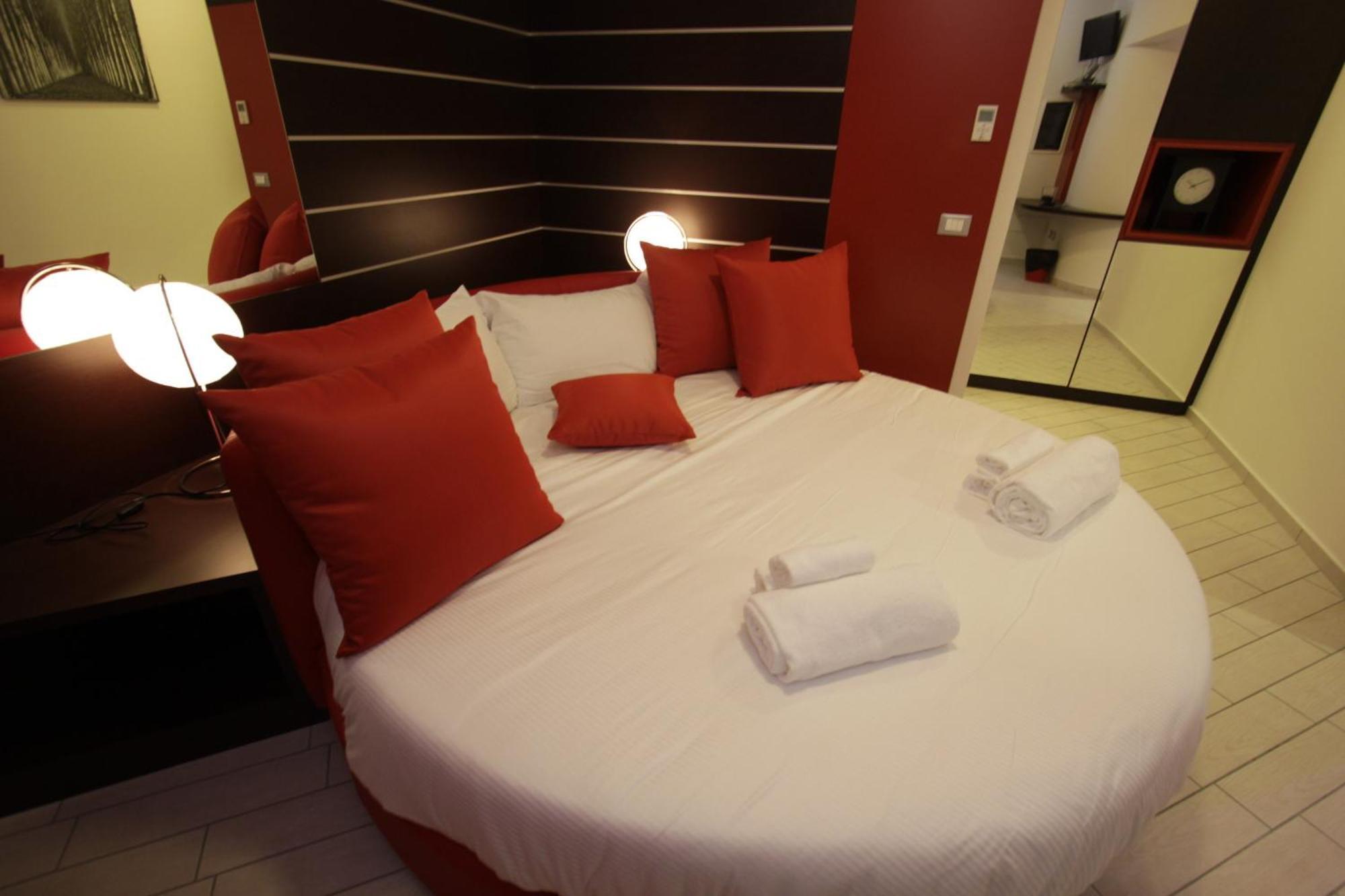 Hotel Paradise Airport Φορλί Εξωτερικό φωτογραφία